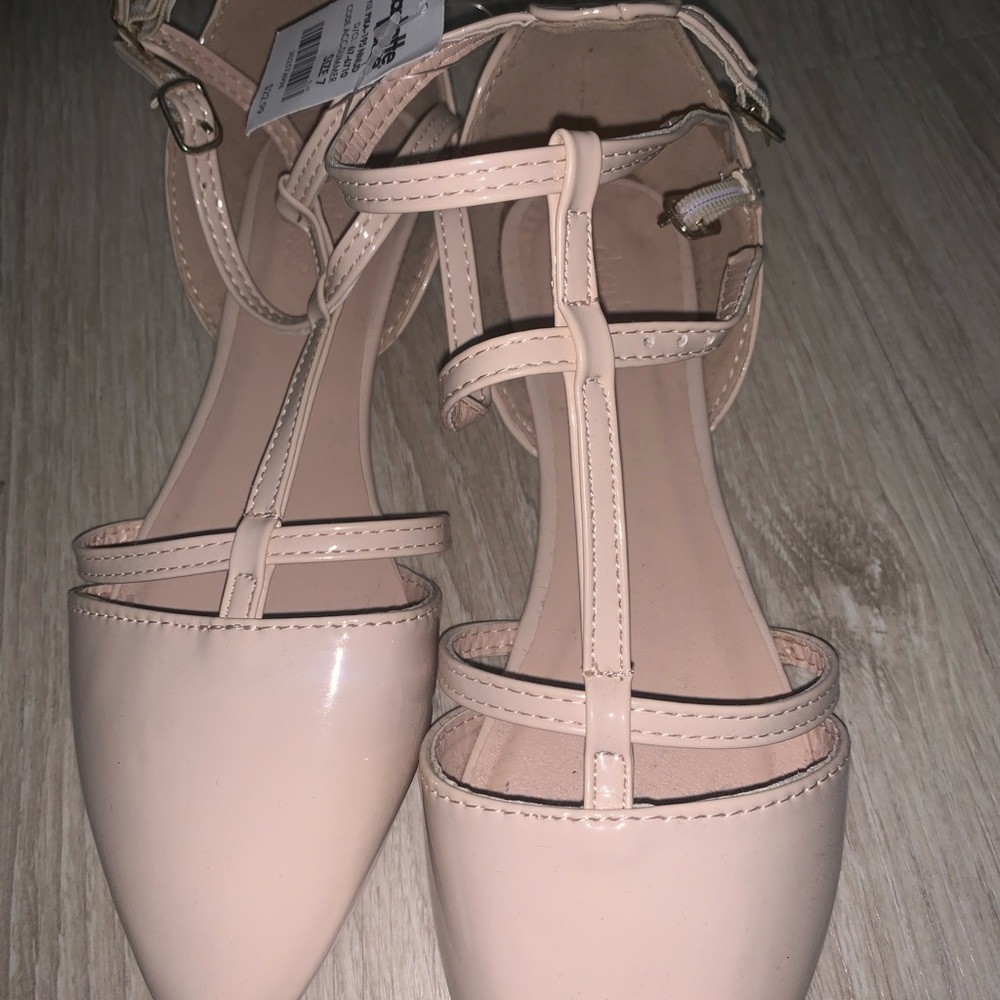 Nude flats